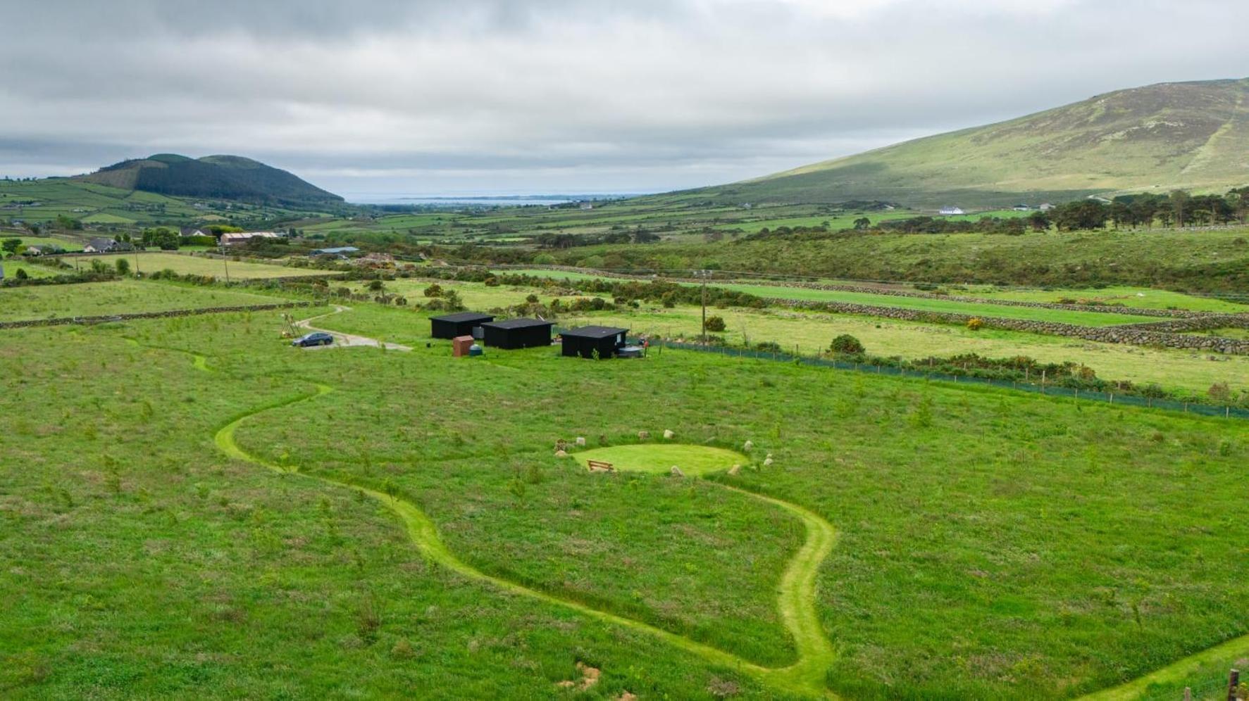 Отель Oakwood Glamping Mourne Mountains Moyad Экстерьер фото